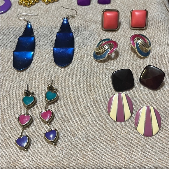 Vintage Fabulous 1980’s Fashion Pierced Earrings Metal & Ceramic (16 Pairs) - Picture 6 of 8